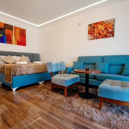 Studio Pearl - White Tower * Mamaja