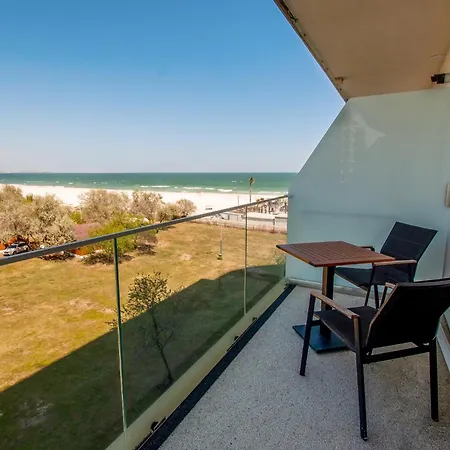 Studio Pearl - White Tower Apartment