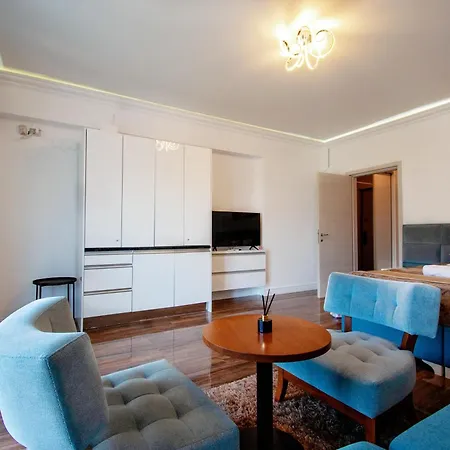 Studio Pearl - White Tower *